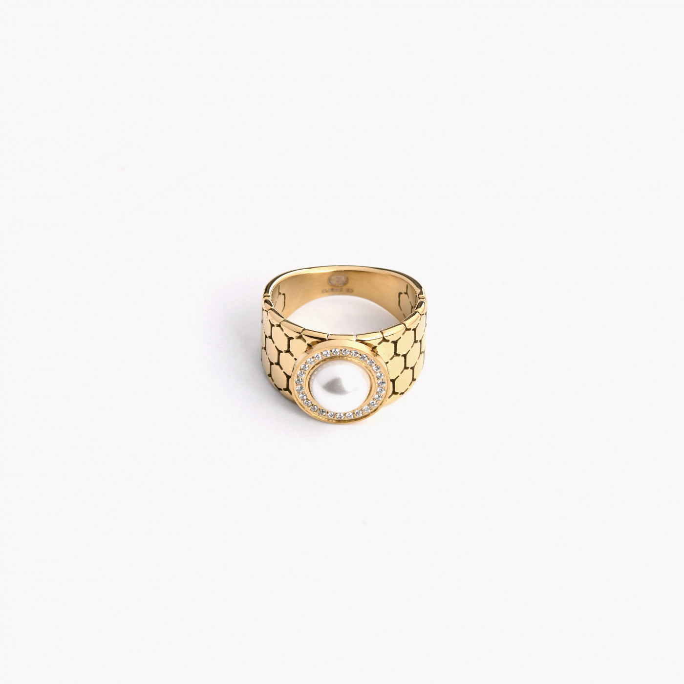 Anel aço dourado com meia pedra